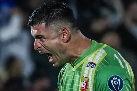 "Tiene que darse cuenta que está en Herediano": Danny Carvajal hace estallar la polémica en el camerino de Hernán Medford