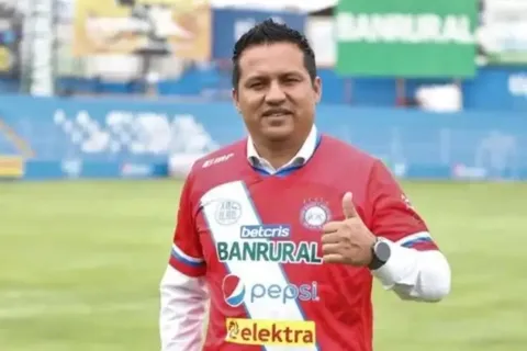 La primera decisión fuerte que tomó Amarini Villatoro en Xelajú