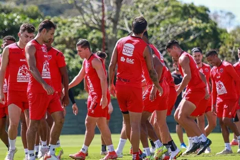 Alajuelense sufriría dos bajas más antes de que inicie el mercado de fichajes