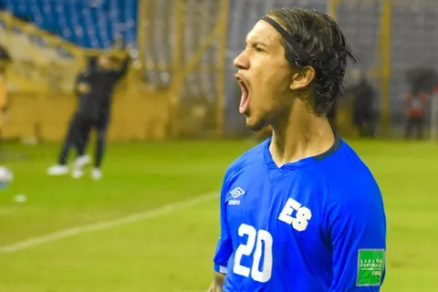 Eliminatoria Concacaf: El Salvador vence a Panamá con gol de Enrico Dueñas [VIDEO]