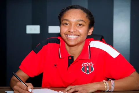 Delantera de Estados Unidos firmó con Alajuelense