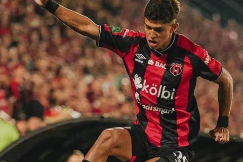 Isaac Badilla confirma la noticia que todo Alajuelense esperaba sobre su grave lesión