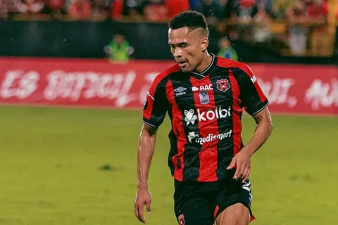 Ian Lawrence fue destacado por el preparador físico de Alajuelense.