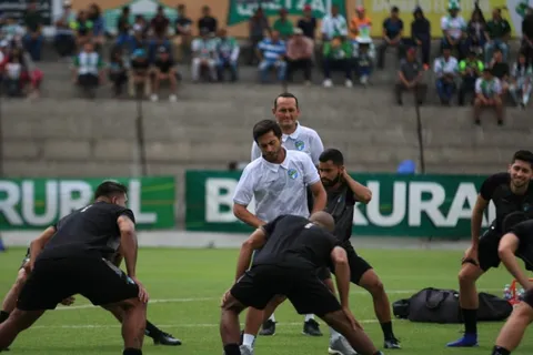 Comunicaciones recupera a dos jugadores lesionados previo al partido contra Olimpia