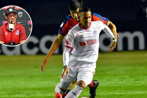 Pedro Troglio criticó con sarcasmo el arbitraje del Olimpia vs Municipal