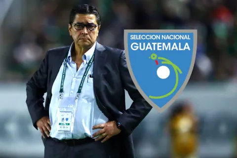 Luis Fernando Tena con la Selección de Guatemala.