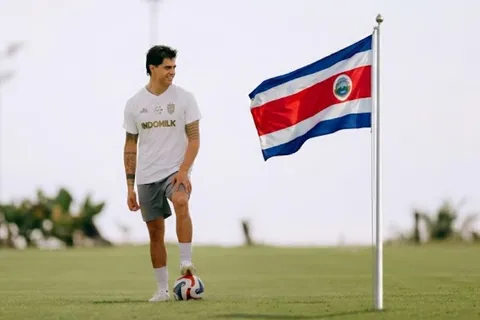 Mientras Alajuelense se arrepiente de dejarlo ir, Diego Campos vive un escenario que lo acerca otra vez al fútbol de Costa Rica