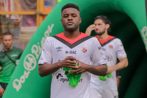Joel Campbell tiene todo definido.
