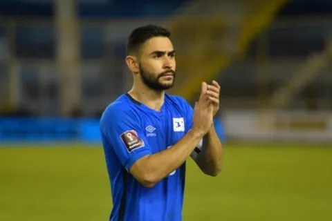 La reacción de la prensa internacional tras el retiro de Alex Roldán de la Selección de El Salvador