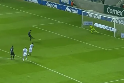 Fito Zelaya convirtió su primer gol con el Celaya