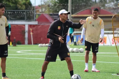 Walter Centeno habló sobre la chance de dirigir a Alajuelense.