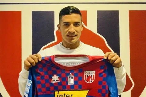 ¡Adiós, Olimpia! Michaell Chirinos fue presentado en el Volos FC de la Superliga de Grecia