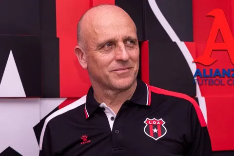 Fabián Coito habló sobre las bajas de Alajuelense para visitar al Alianza