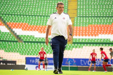Costa Rica nombra a su nuevo entrenador