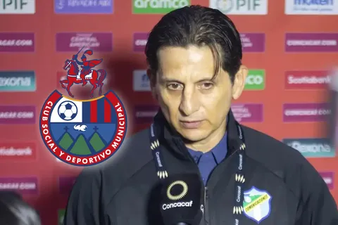 Ronald González no seguiría: el DT campeón con Municipal que suena para reemplazarlo en Comunicaciones