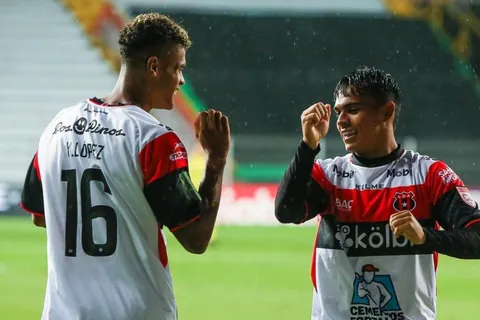 Se impuso la lógica: Alajuelense golea al CD Águila y avanza en Liga Concacaf