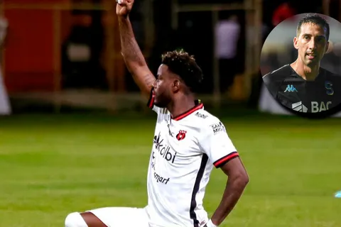 Alajuelense pide doble sanción para Mariano Torres por insulto a Freddy Góndola