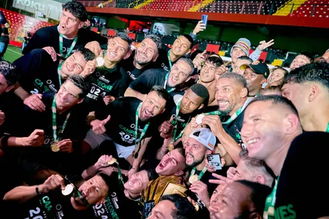 Herediano festeja la 30 tras ganarle a Alajuelense.