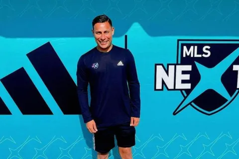 ¿Cuál es el salario del árbitro nicaragüense Erick Lezama en la MLS?