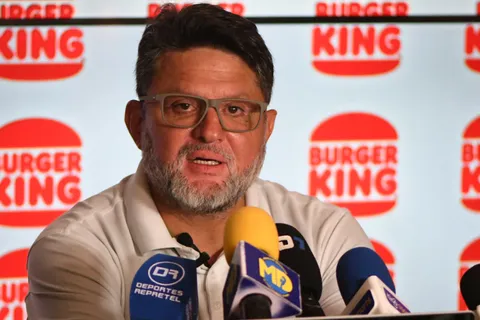 Jafet Soto golpea el mercado: Herediano sorprende con un intercambio de jugadores en Costa Rica