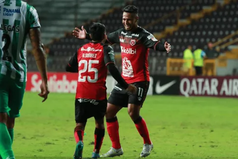 Alex López brilla en triunfo de Alajuelense ante Alianza FC con golazo y dos pases clave [VIDEO]