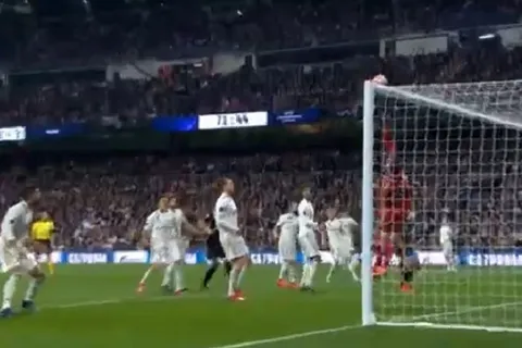 El golazo donde bañaron a Thibaut Courtois ¿Se lo hacían a Keylor?