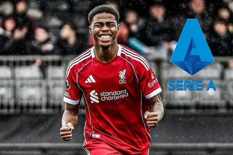 Giro inesperado: el histórico club de la Serie A de Italia que quiere sacar a Keyrol Figueroa del Liverpool