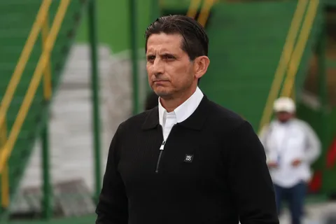 Equipo de la Liga Nacional propina fuerte golpe a Ronald González y a Comunicaciones