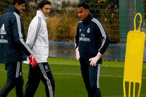 Solari respondió a incógnita de rotación con Keylor y Courtois