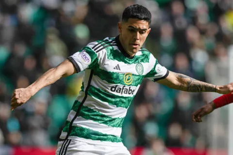 Luis Palma volvió a jugar con Celtic tras recuperarse de su lesión