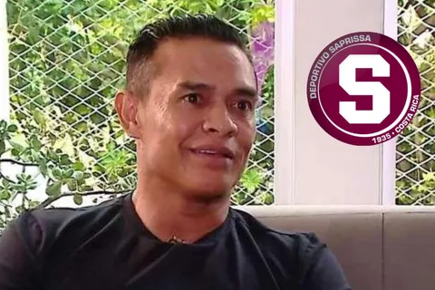 Paté Centeno se refuerza: consiguió fichar a un campeón de Saprissa en Santos