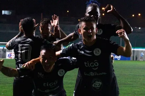 Saprissa sufre aparatosa goleada por 4-0 a manos de Sporting