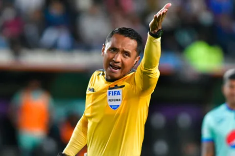 En El Salvador defienden a Iván Barton tras las críticas recibidas