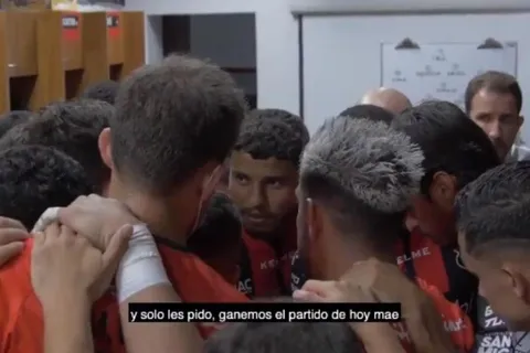 Johan Venegas menciona a su padre en emotiva arenga [VIDEO]