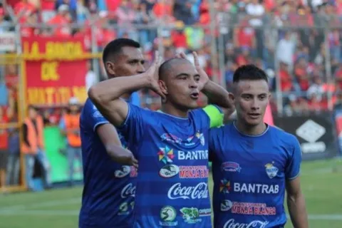 Municipal anunció la vuelta de un jugador y los aficionados estallaron