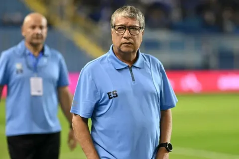 Leyenda de El Salvador le dice al Bolillo Gómez lo que no quería escuchar en medio de las Eliminatorias al Mundial 2026: “No va a pasar”