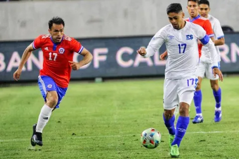 El Salvador pierde ante Chile en el último minuto