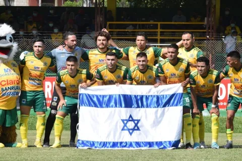 Guastatoya es sancionado por salir con una bandera de Israel