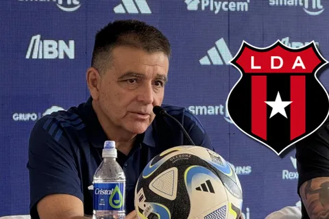 Claudio Vivas respaldó a uno manudo en conferencia de prensa.
