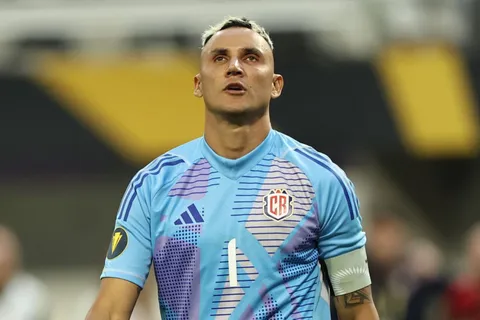 Keylor Navas podría emigrar en este mercado.