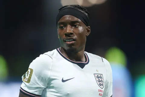 ¿Por qué Noni Madueke no juega hoy con Inglaterra vs. Argentina en el partido por el Mundial 2026?