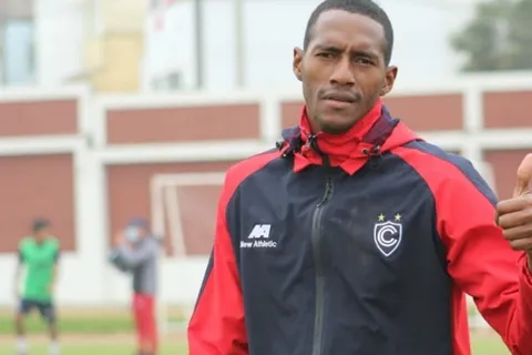 Abdiel Ayarza convocado para el equipo de extranjeros de la Liga 1