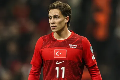 ¿Por qué no juega Kenan Yildiz con Turquía vs Australia por el Mundial 2026?