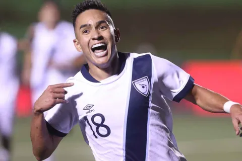 Oscar Santis se despide del futbol de Guatemala para firmar por su nuevo equipo en el extranjero