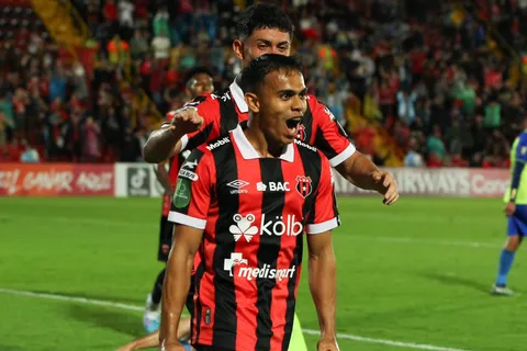 Alajuelense le frenó el carro a Olancho FC a punta de jerarquía (VIDEO)