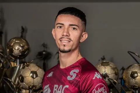 Jefferson Brenes no es tenido en cuenta, pese a su nivel.