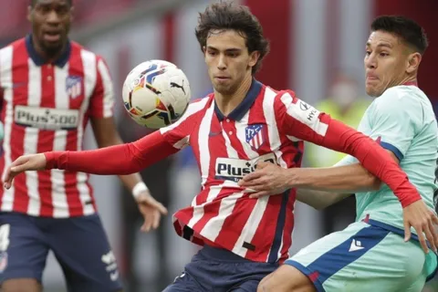 El Levante de Óscar Duarte da la sorpresa y vence 2-0 al Atlético Madrid [VIDEO]