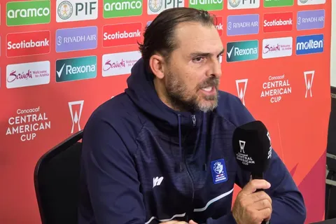 Andres Carevic contó todo en conferencia de prensa. (Foto: La Nación)
