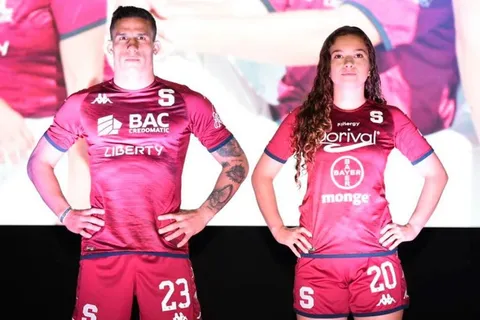 Saprissa presentó su nueva camiseta para el 2023
