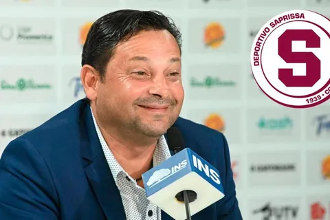 Jeaustin Campos comparte importante noticia sobre su futuro en Saprissa